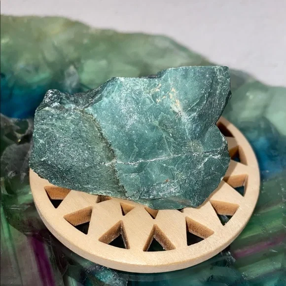 Green Jasper Raw Stone - Picture 4 of 8